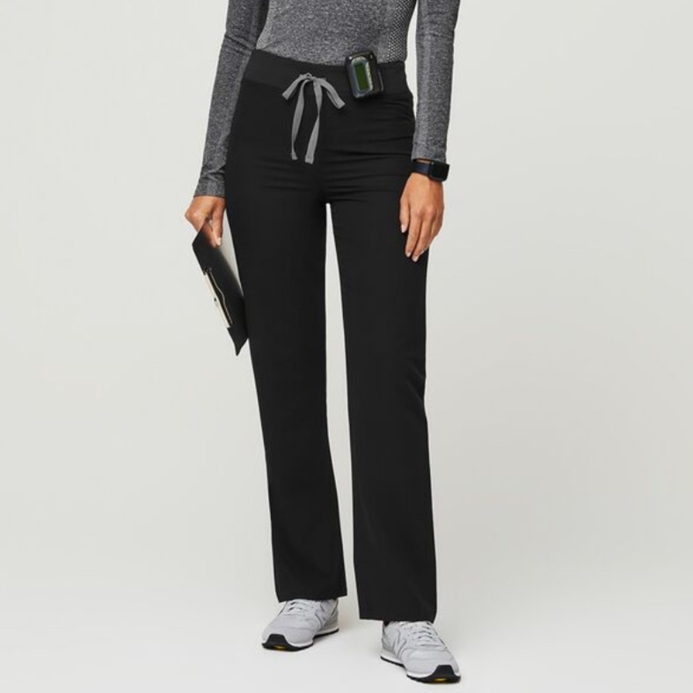 Figs 
High Waisted Livingston Basic Scrub Pants
Black
Large